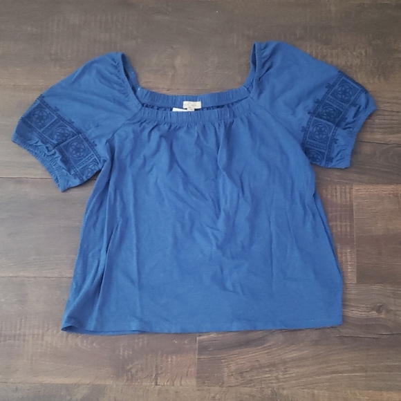 Short sleeve - Picture 1 of 4